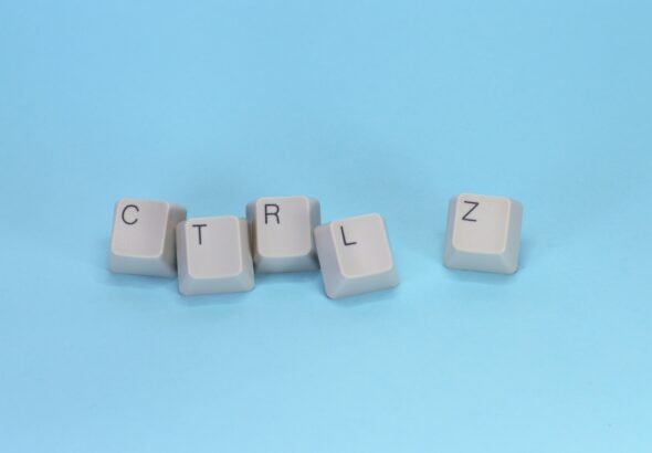 Zero-click economy statistics chart showing declining click-through rates